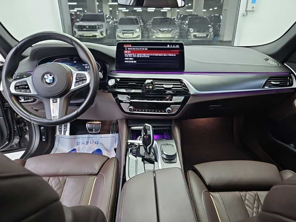BMW 5시리즈 5시리즈 (G30) 523d M 스포츠 이미지 7