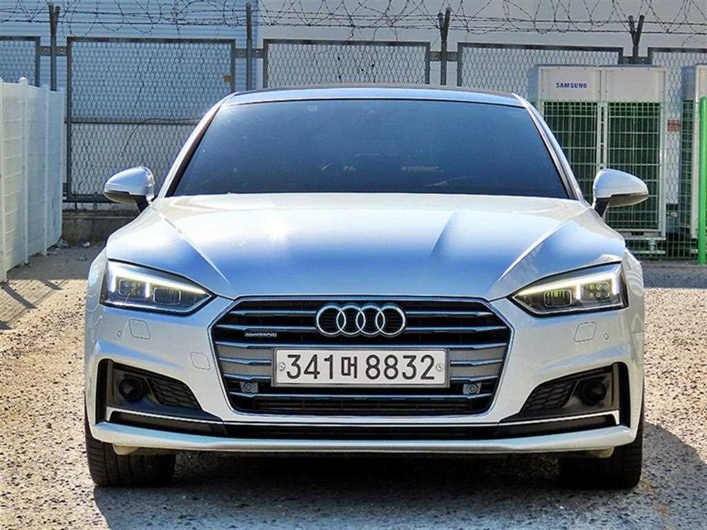 아우디 A5 A5 (F5) 45 TFSI 콰트로 프리미엄 스포트백 이미지 1