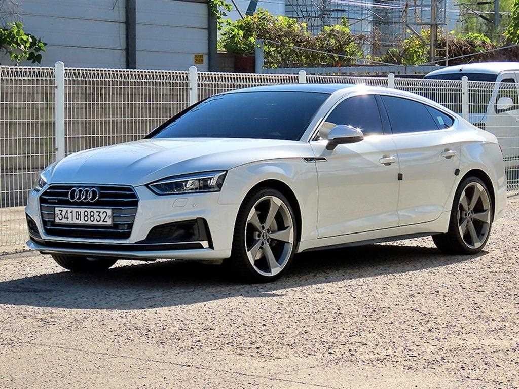 아우디 A5 A5 (F5) 45 TFSI 콰트로 프리미엄 스포트백 이미지 2