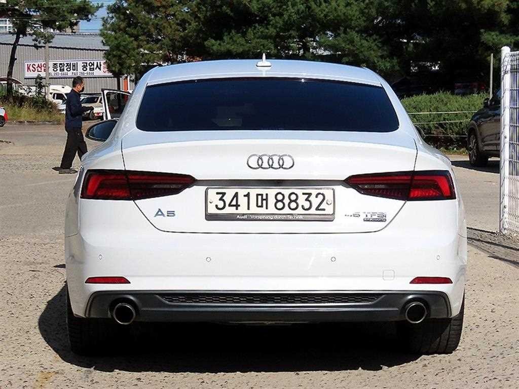 아우디 A5 A5 (F5) 45 TFSI 콰트로 프리미엄 스포트백 이미지 4