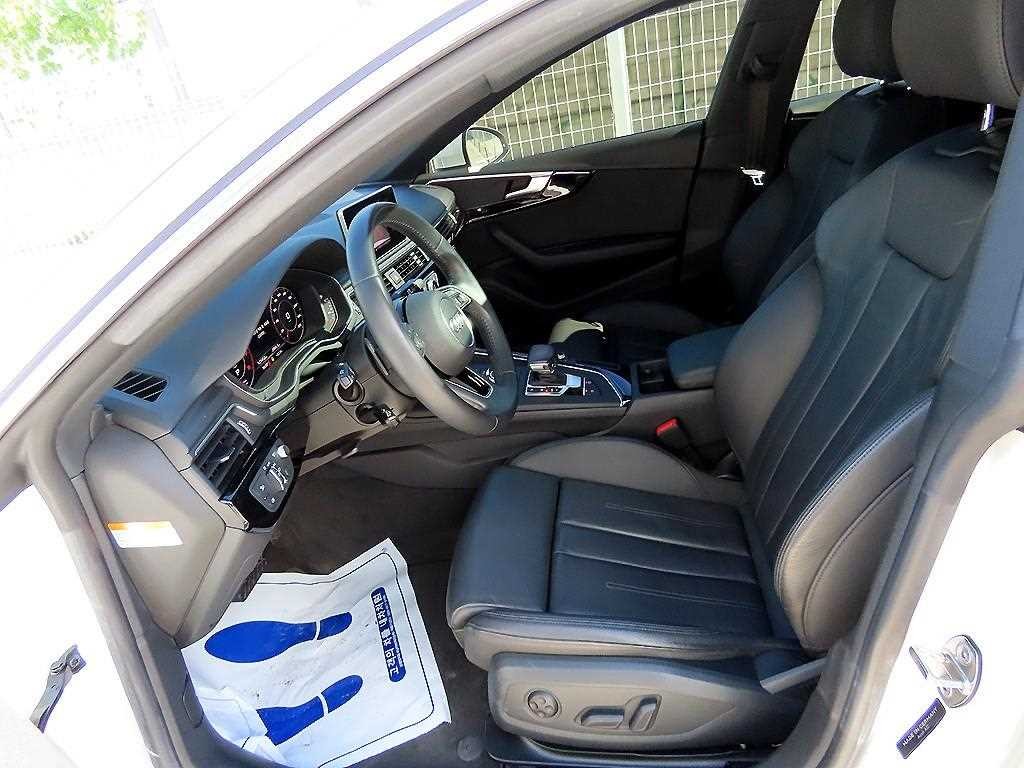 아우디 A5 A5 (F5) 45 TFSI 콰트로 프리미엄 스포트백 이미지 5