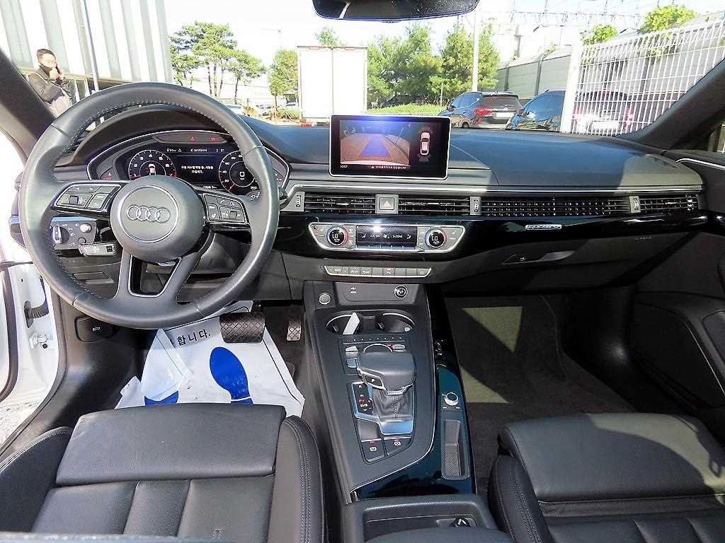 아우디 A5 A5 (F5) 45 TFSI 콰트로 프리미엄 스포트백 이미지 7