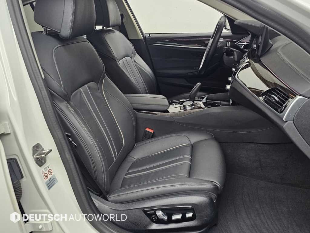 BMW 5시리즈 5시리즈 (G30) 520i 럭셔리 이미지 10