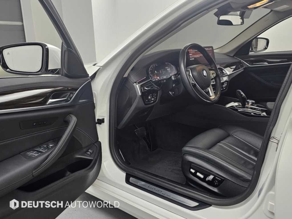 BMW 5시리즈 5시리즈 (G30) 520i 럭셔리 이미지 11