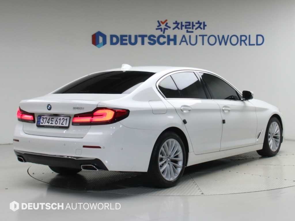 BMW 5시리즈 5시리즈 (G30) 520i 럭셔리 이미지 2