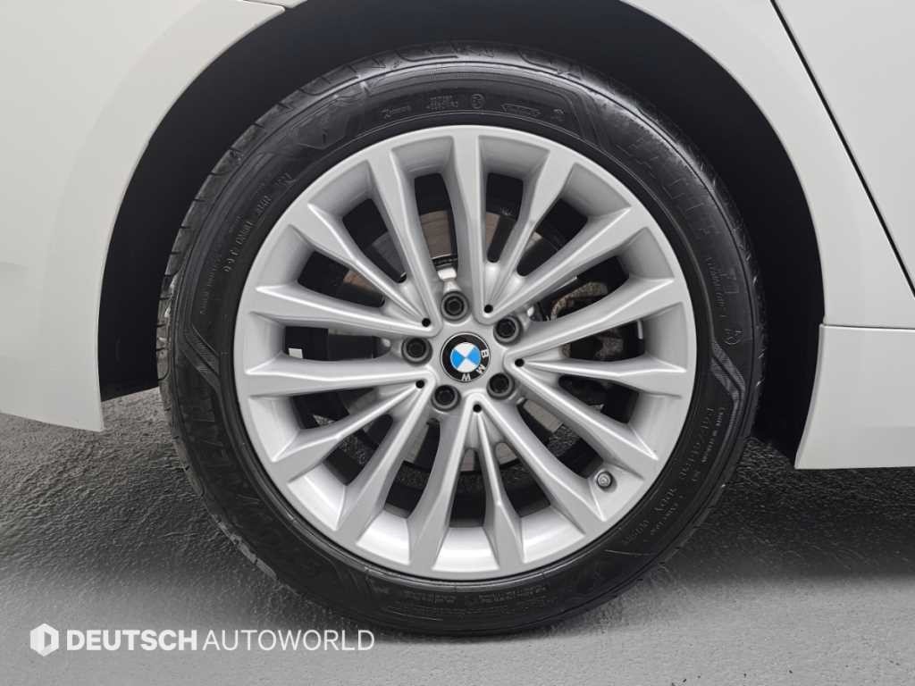 BMW 5시리즈 5시리즈 (G30) 520i 럭셔리 이미지 5