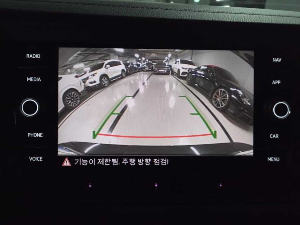 폭스바겐 제타 올 뉴 제타 1.5 TSI 프리미엄 이미지 15