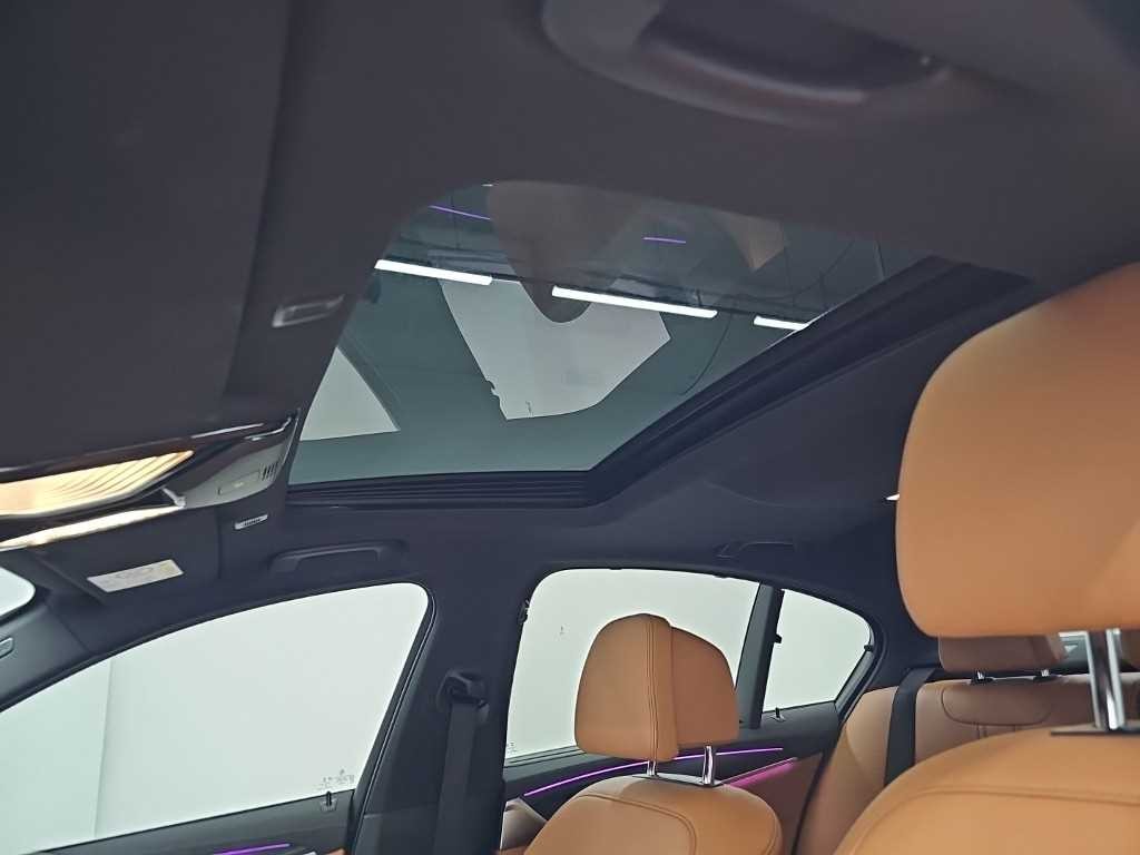 BMW 5시리즈 5시리즈 (G30) 520i M 스포츠 이미지 14
