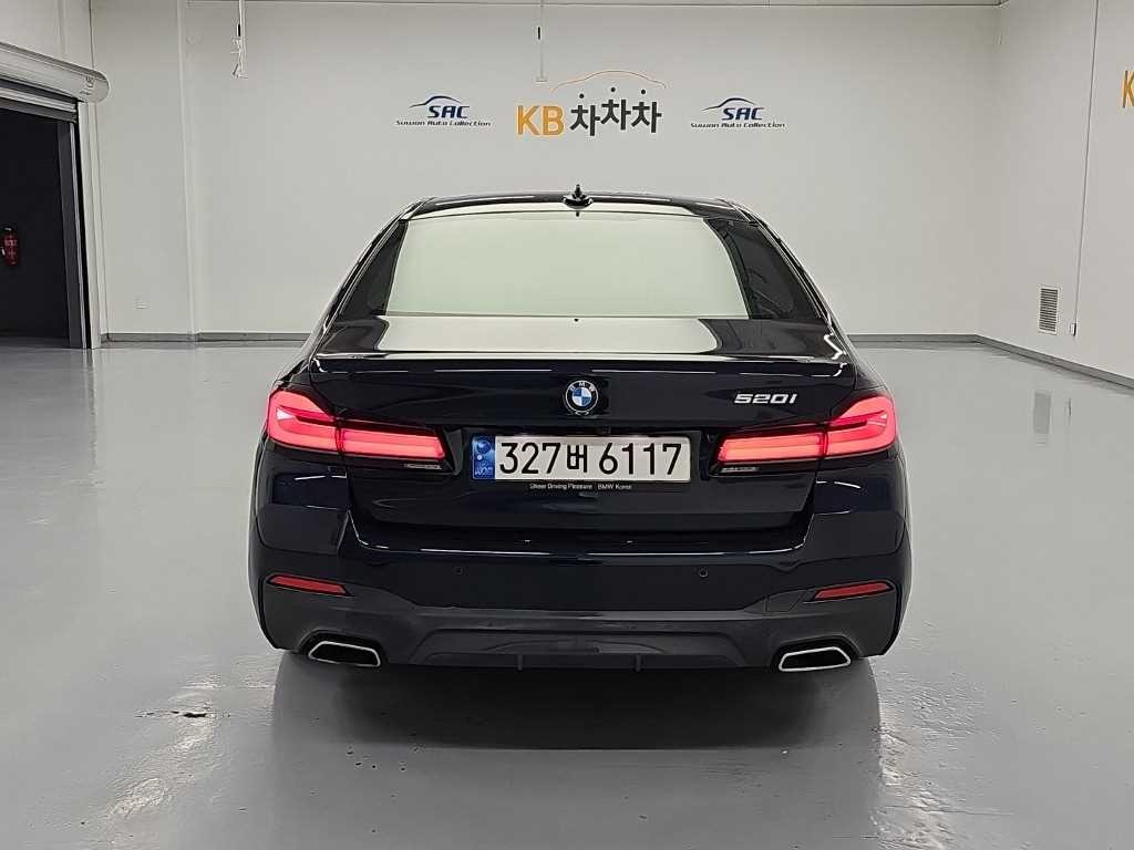 BMW 5시리즈 5시리즈 (G30) 520i M 스포츠 이미지 3
