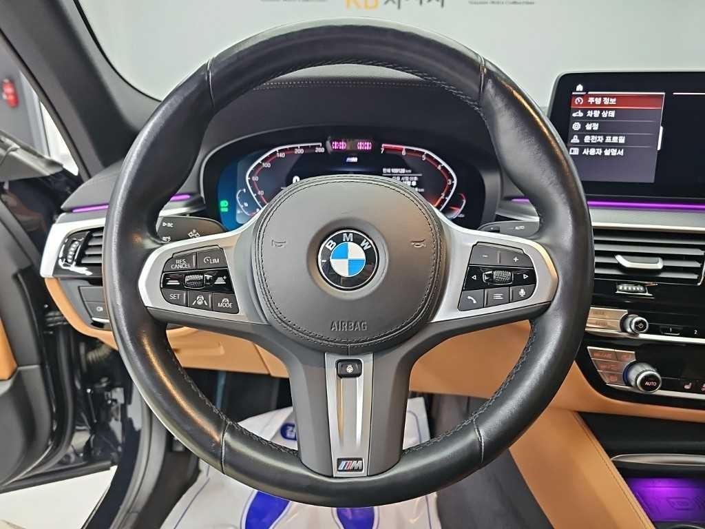 BMW 5시리즈 5시리즈 (G30) 520i M 스포츠 이미지 9