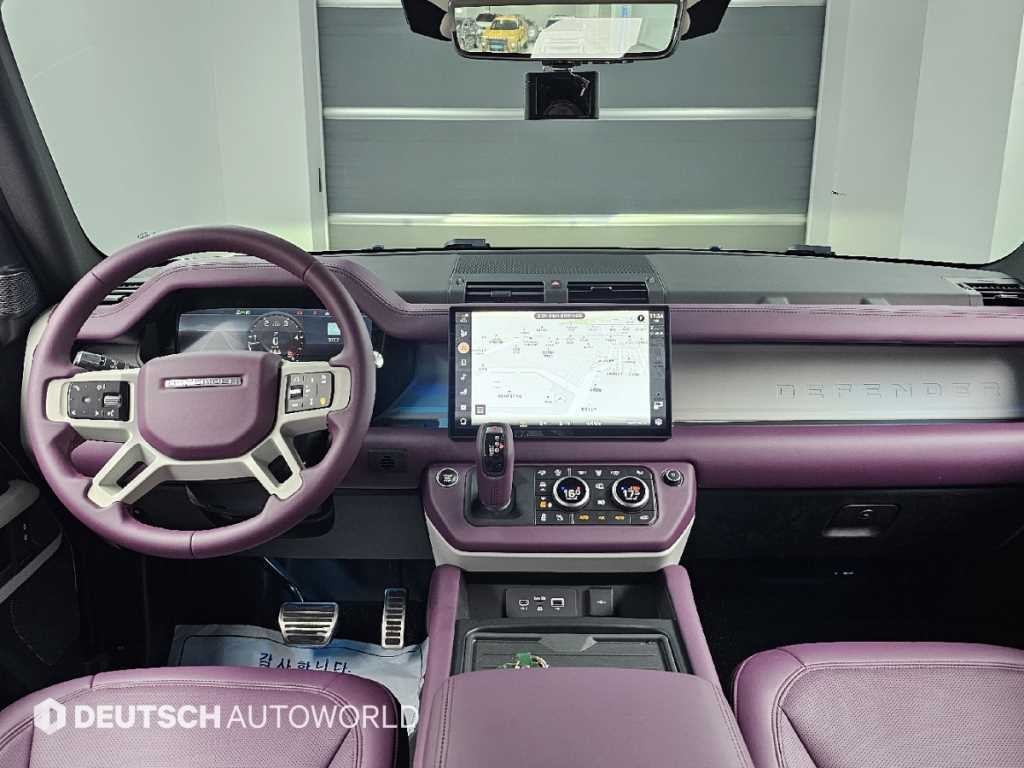 랜드로버 디펜더 디펜더 (L663) D240 SE 이미지 7