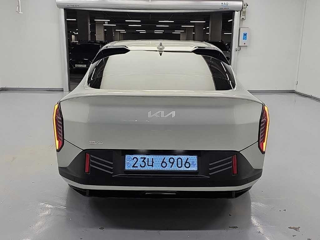 기아 EV4 롱레인지 4WD 어스 이미지 3