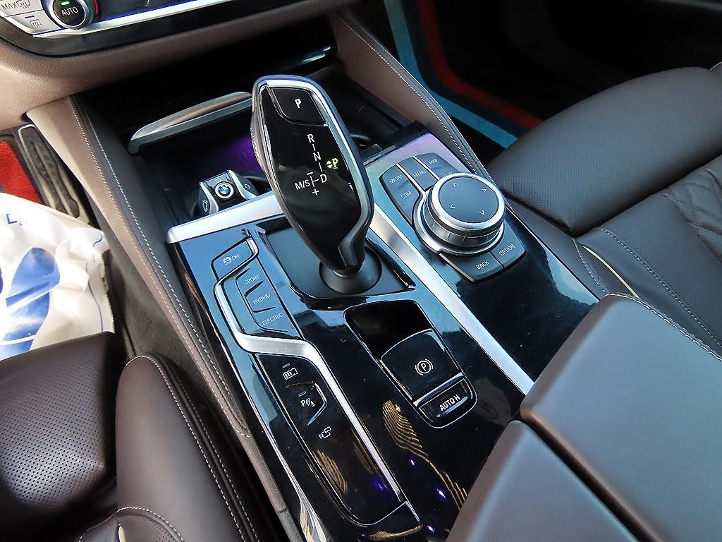 BMW 5시리즈 5시리즈 (G30) 530e M 스포츠 이미지 11