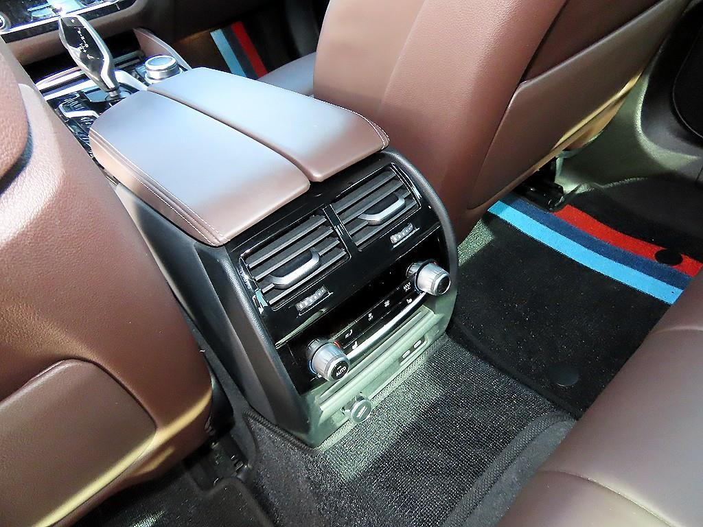 BMW 5시리즈 5시리즈 (G30) 530e M 스포츠 이미지 15