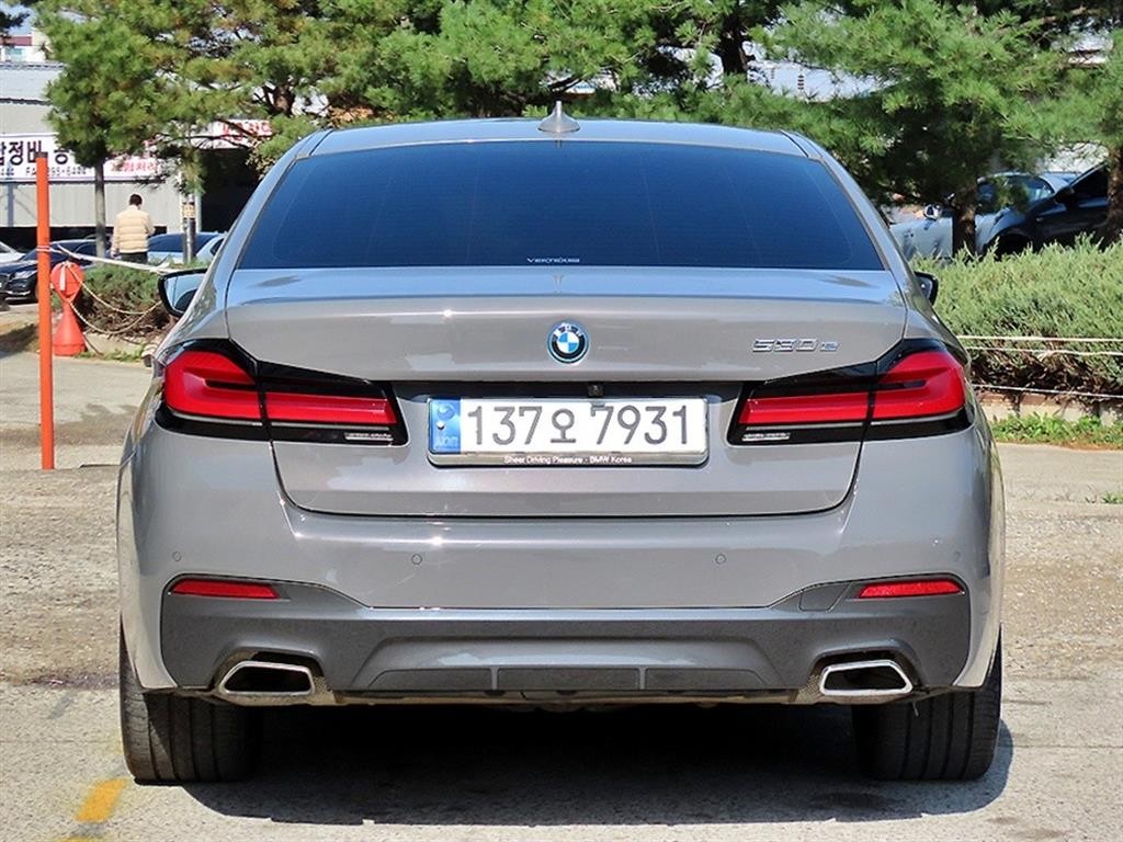 BMW 5시리즈 5시리즈 (G30) 530e M 스포츠 이미지 4