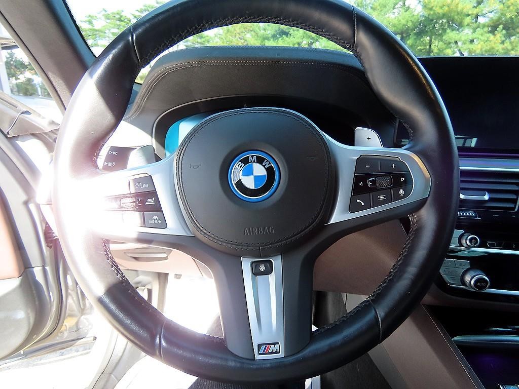 BMW 5시리즈 5시리즈 (G30) 530e M 스포츠 이미지 8