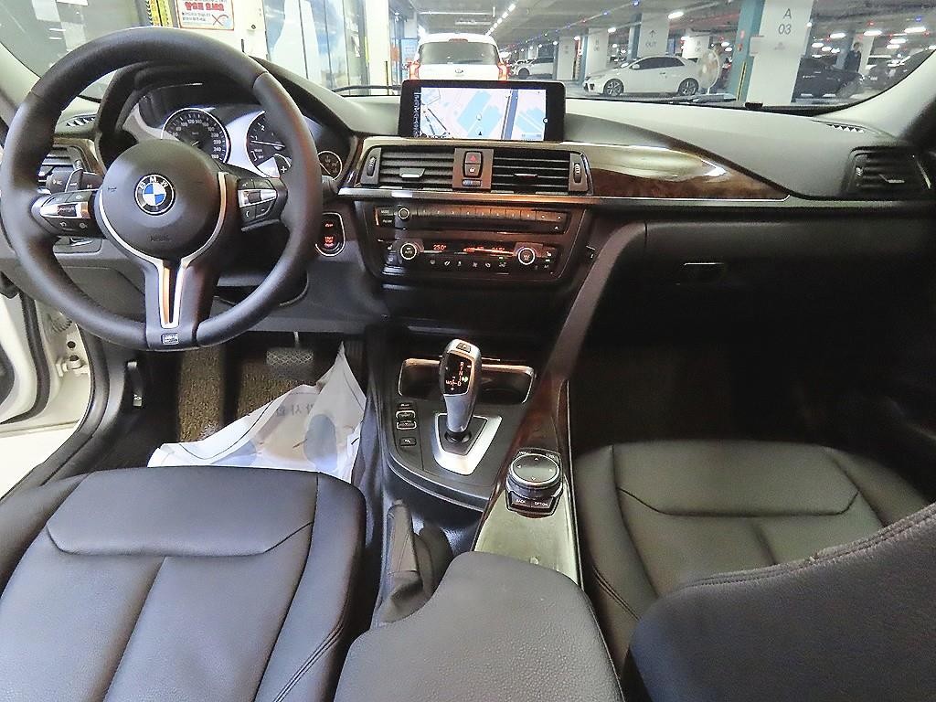 BMW 3시리즈 3시리즈 (F30) 320i 이미지 10