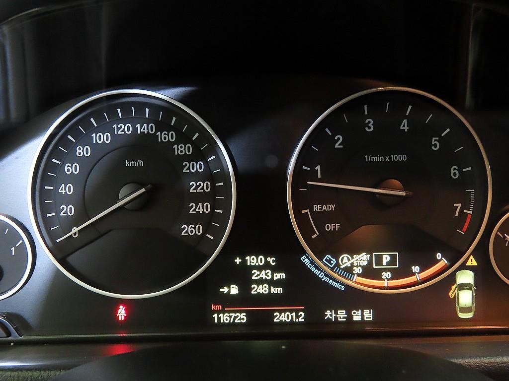 BMW 3시리즈 3시리즈 (F30) 320i 이미지 9
