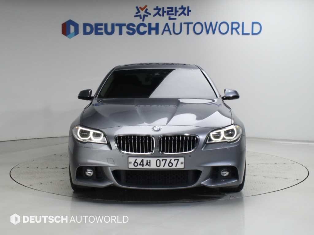 BMW 5시리즈 5시리즈 (F10) 530d xDrive M 에어로 다이나믹 이미지 4