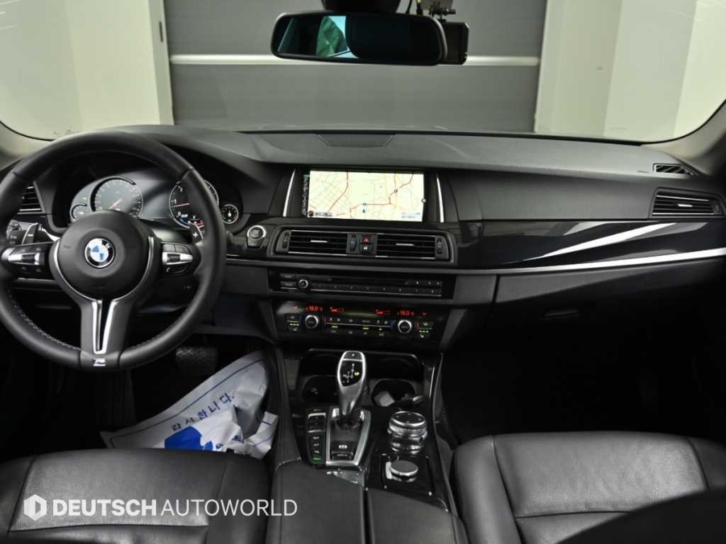 BMW 5시리즈 5시리즈 (F10) 530d xDrive M 에어로 다이나믹 이미지 8