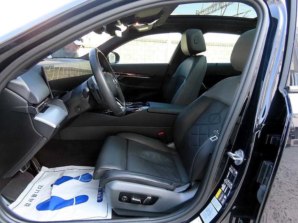 BMW i5 eDrive 40 M 스포츠 이미지 5