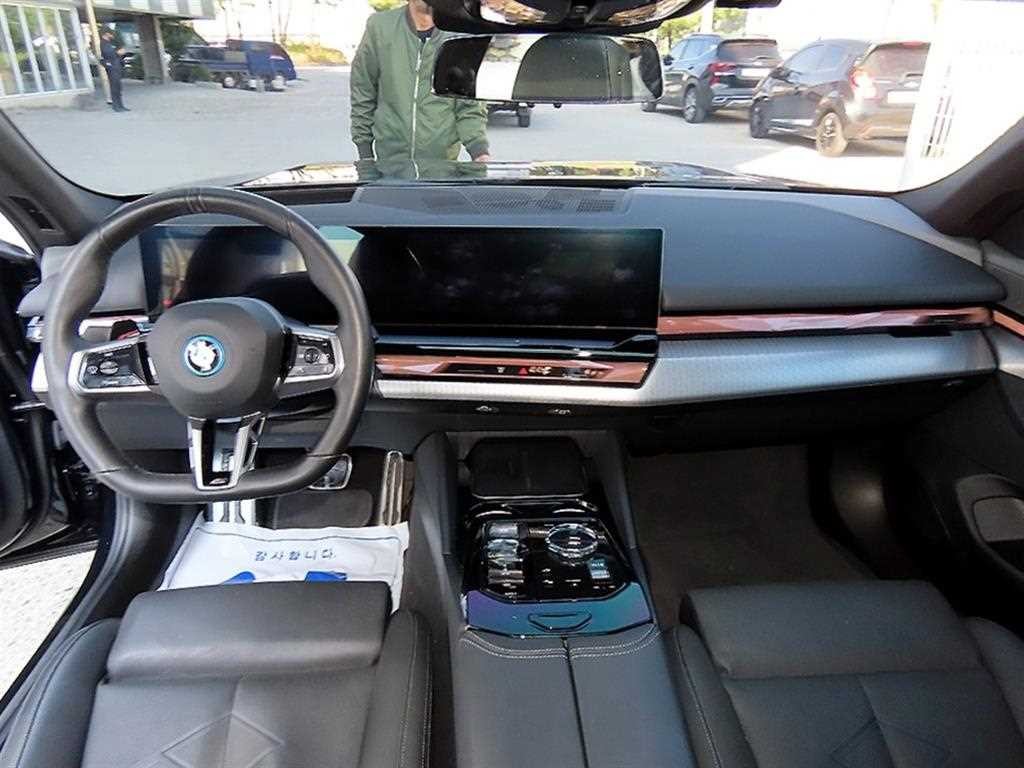 BMW i5 eDrive 40 M 스포츠 이미지 7