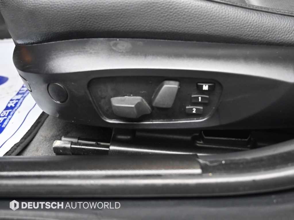 BMW 3시리즈 3시리즈 (E90) 320i 세단 이미지 15