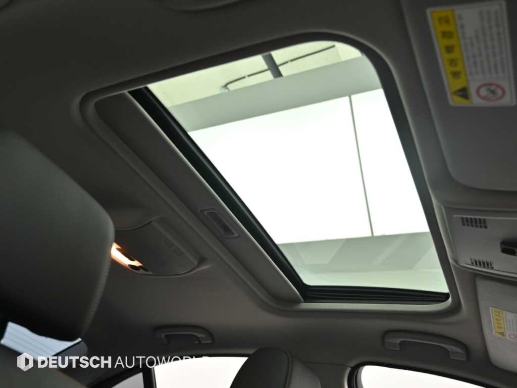 BMW 3시리즈 3시리즈 (E90) 320i 세단 이미지 18