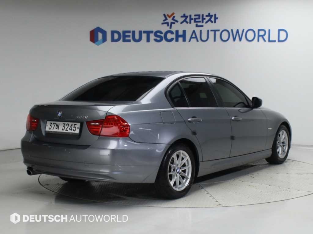 BMW 3시리즈 3시리즈 (E90) 320i 세단 이미지 2