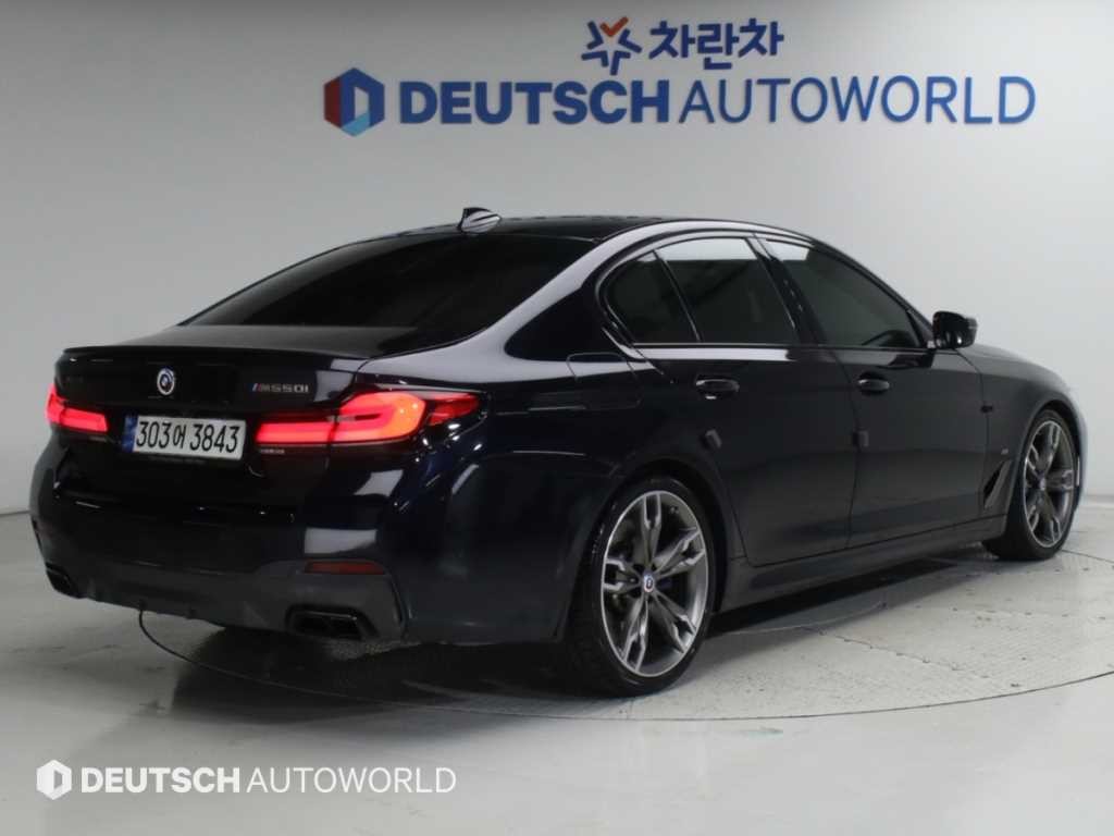 BMW 5시리즈 5시리즈 (G30) M550i xDrive 이미지 2