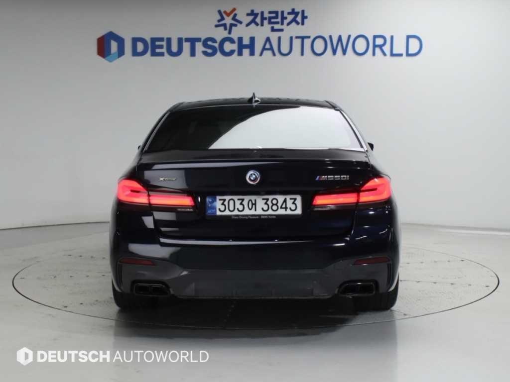 BMW 5시리즈 5시리즈 (G30) M550i xDrive 이미지 4