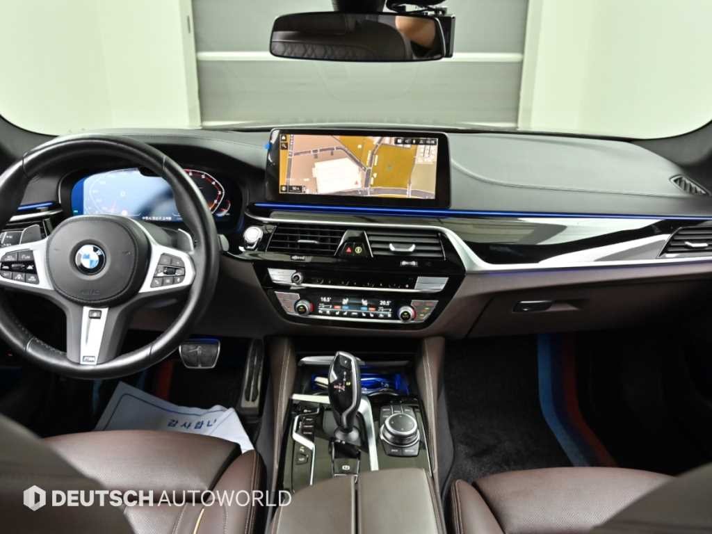 BMW 5시리즈 5시리즈 (G30) M550i xDrive 이미지 7
