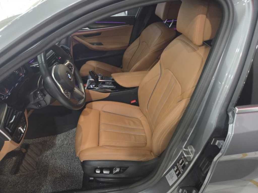 BMW 5시리즈 5시리즈 (G30) 520i M 스포츠 이미지 6