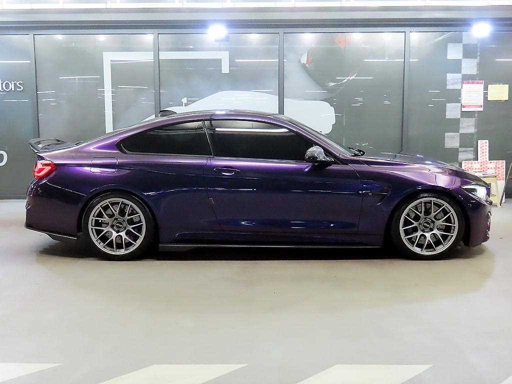BMW 4시리즈 M4 (F82) 쿠페 컴패티션 이미지 3