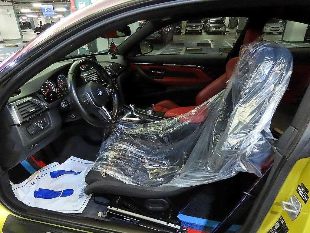 BMW 4시리즈 M4 (F82) 쿠페 컴패티션 이미지 6