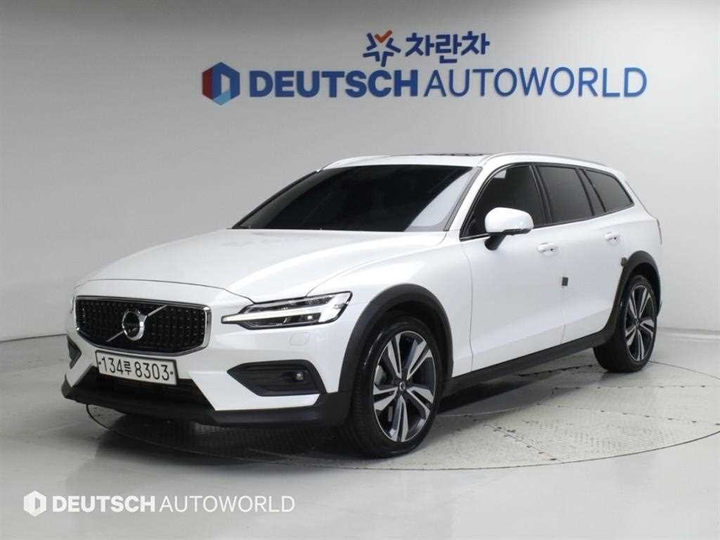 볼보 V60 V60 크로스 컨트리 2세대 2.0 T5 프로 AWD 이미지 1