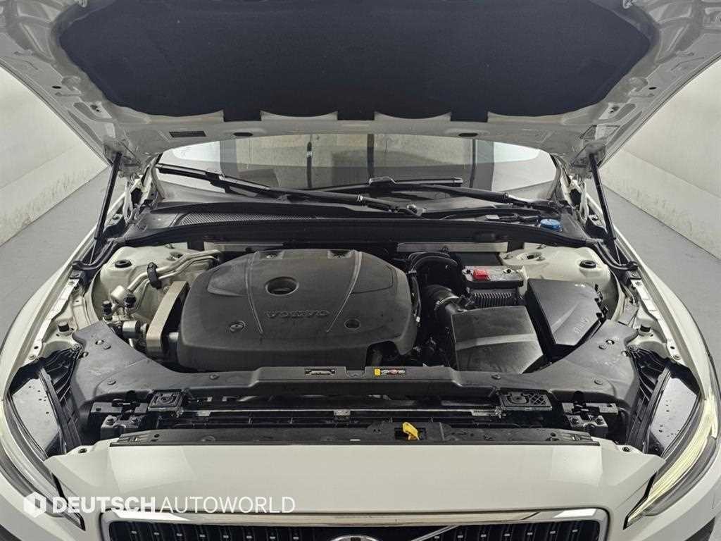 볼보 V60 V60 크로스 컨트리 2세대 2.0 T5 프로 AWD 이미지 6