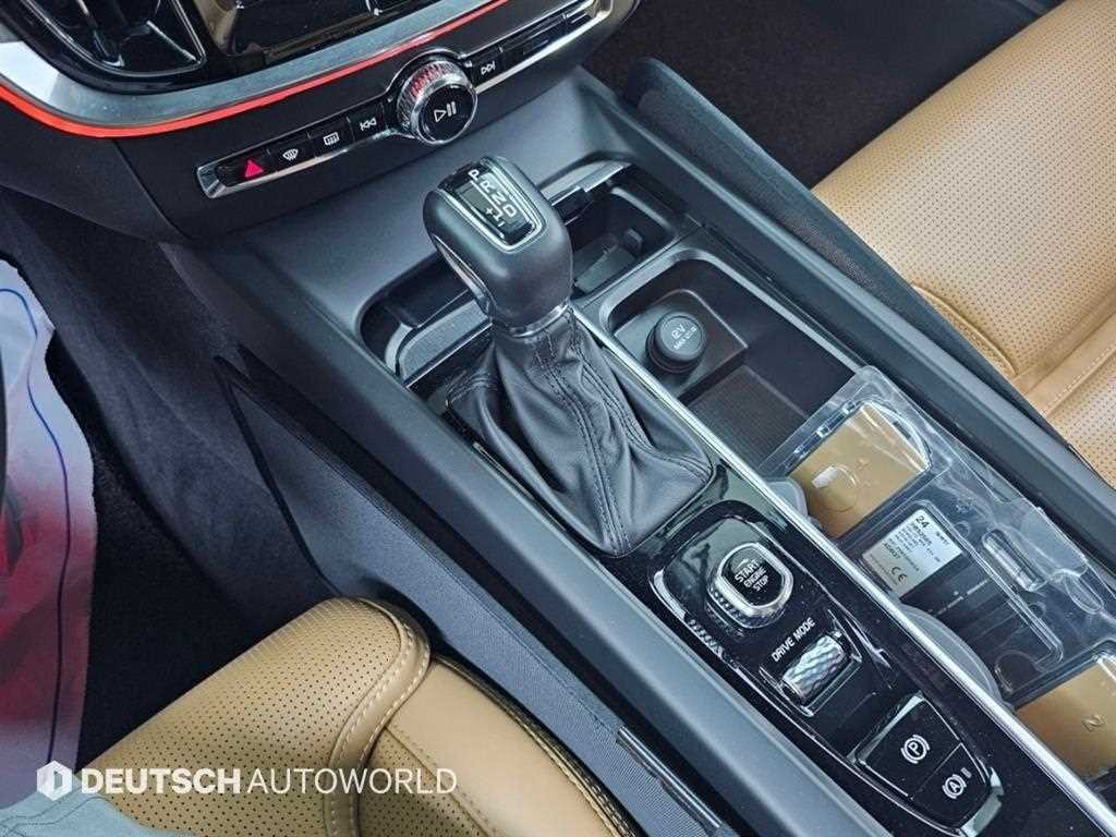 볼보 V60 V60 크로스 컨트리 2세대 2.0 T5 프로 AWD 이미지 9