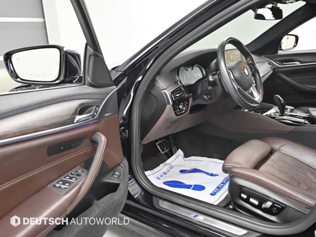 BMW 5시리즈 5시리즈 (G30) 530i xDrive M 스포츠 플러스 이미지 11