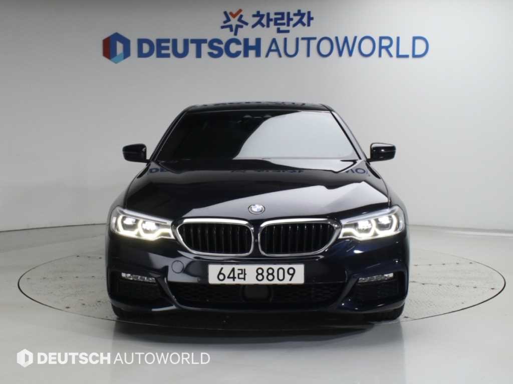 BMW 5시리즈 5시리즈 (G30) 530i xDrive M 스포츠 플러스 이미지 3
