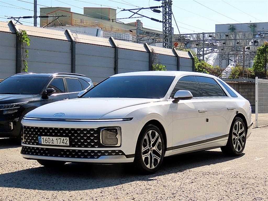 현대 그랜저 그랜저 (GN7) 가솔린 2.5 2WD 프리미엄 이미지 2