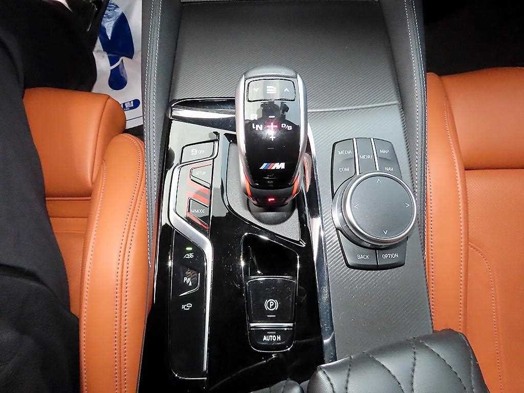 BMW 5시리즈 M5 (F90, F10) M5 세단 컴페티션 에디션 이미지 10