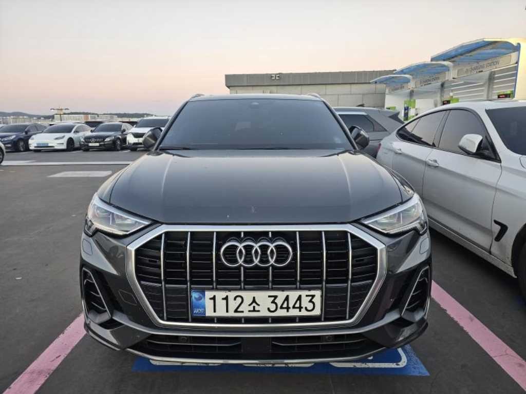 아우디 Q3 Q3 (F3) 35 TDI 프리미엄 이미지 1