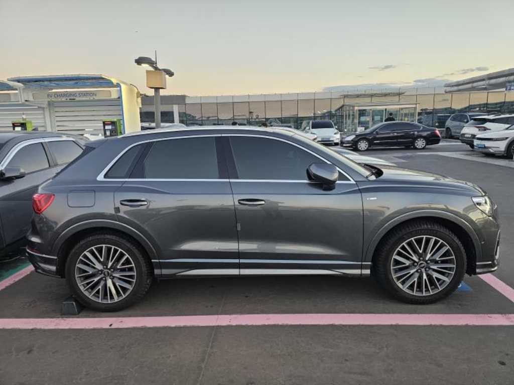 아우디 Q3 Q3 (F3) 35 TDI 프리미엄 이미지 3
