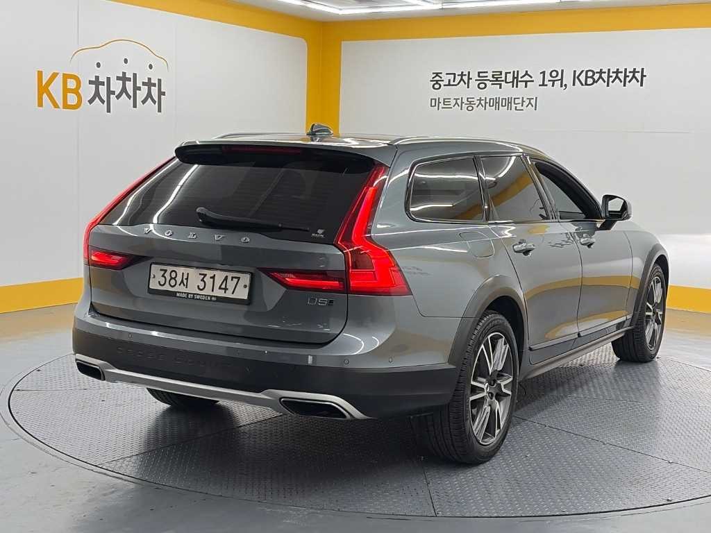 볼보 V90 V90 크로스컨트리 D5 프로 AWD 이미지 4