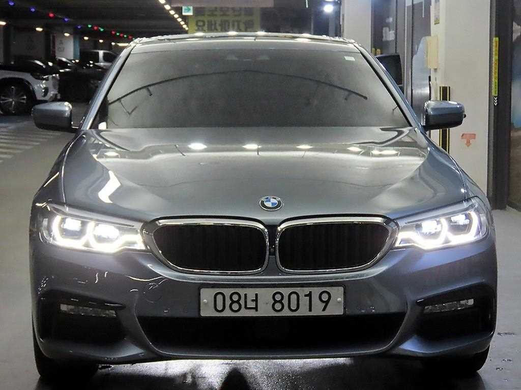 BMW 5시리즈 5시리즈 (G30) 530i xDrive M 스포츠 플러스 이미지 2