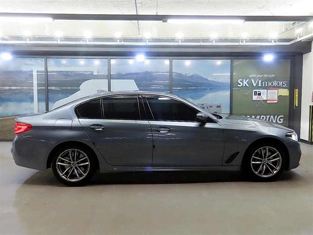 BMW 5시리즈 5시리즈 (G30) 530i xDrive M 스포츠 플러스 이미지 3