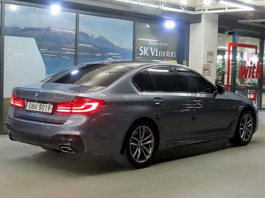 BMW 5시리즈 5시리즈 (G30) 530i xDrive M 스포츠 플러스 이미지 4