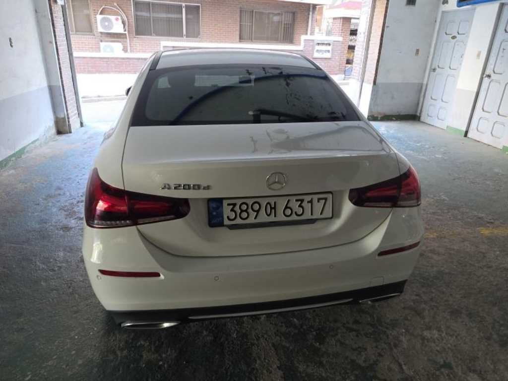 벤츠 A 클래스 A클래스 W177 A200d 세단 이미지 2