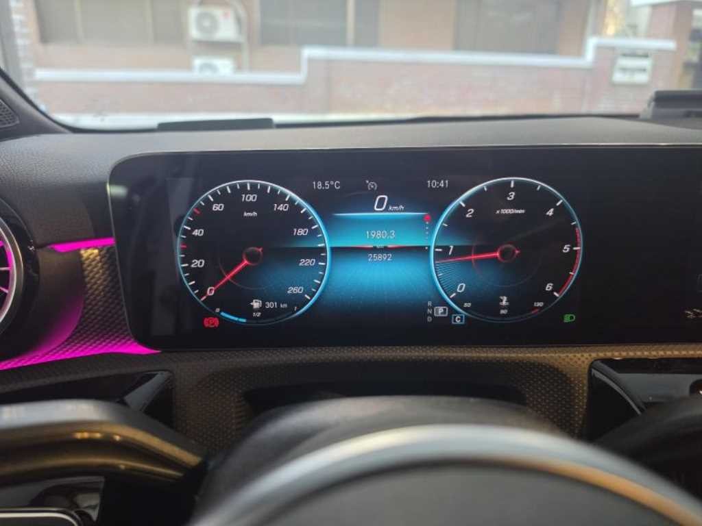 벤츠 A 클래스 A클래스 W177 A200d 세단 이미지 8